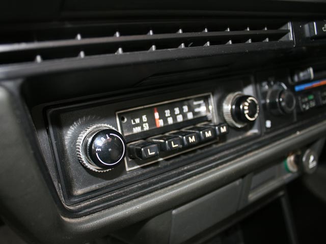 National radio in 1982 Honda Accord
