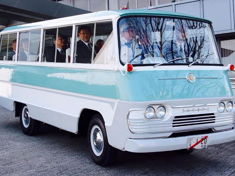 Toyota bus