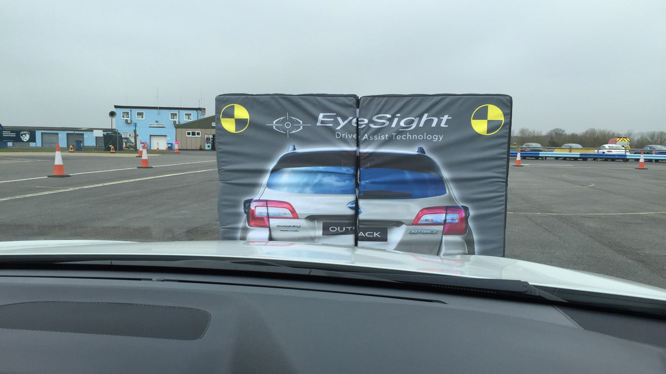 2015-Subaru-Outback-EyeSight-tech-on-tes