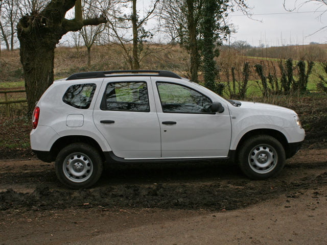 Dacia Duster Access 1.6 4×4 side view
