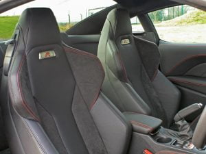 Peugeot RCZ R sports seats