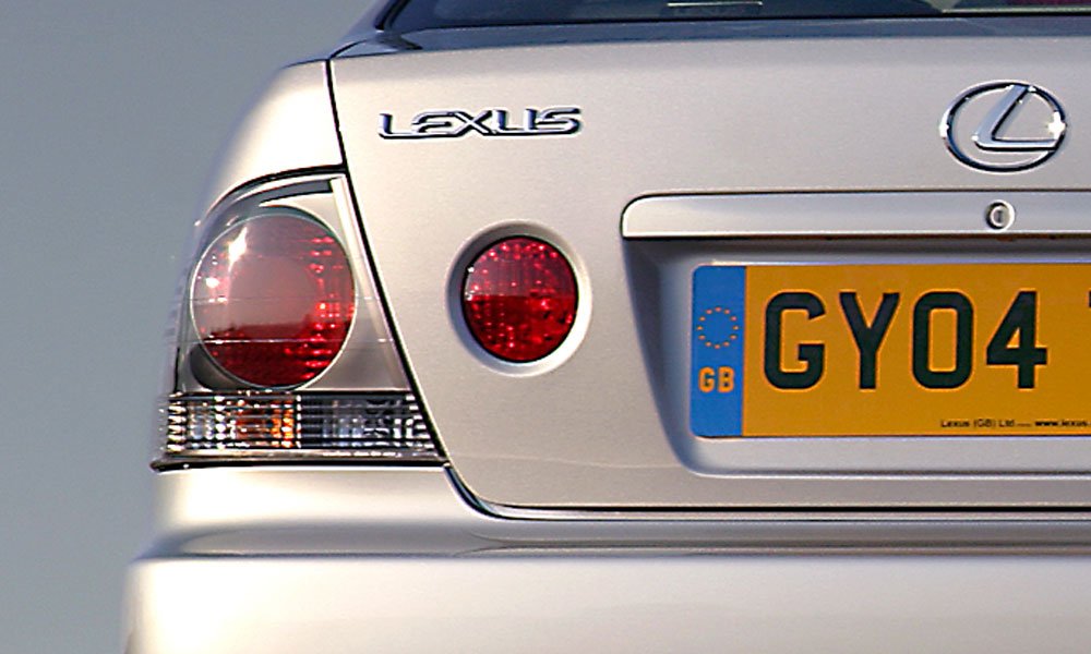 Lexus-IS200-rear-light