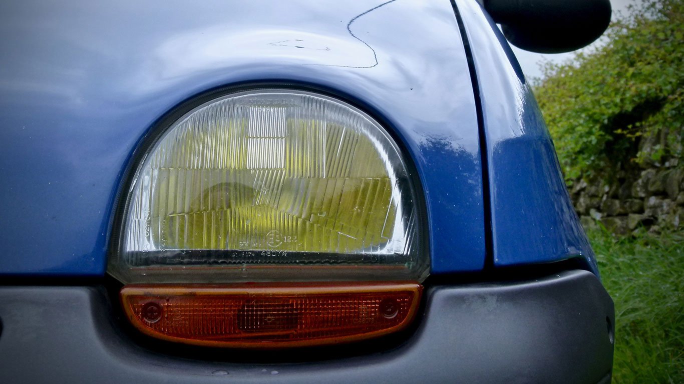 Mk1 Renault Twingo yellow headlight