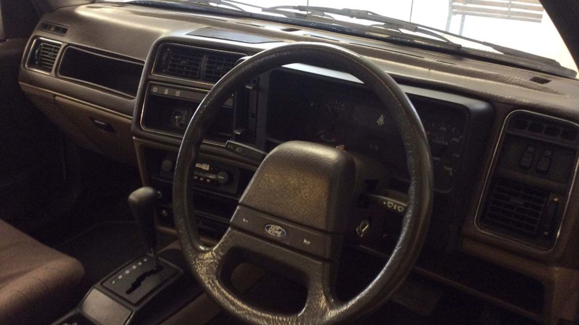 Ford Sierra 2.0 GL interior